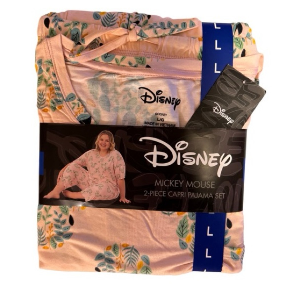 DISNEY Mickey Mouse Women’s Capri Pajama Set NEW